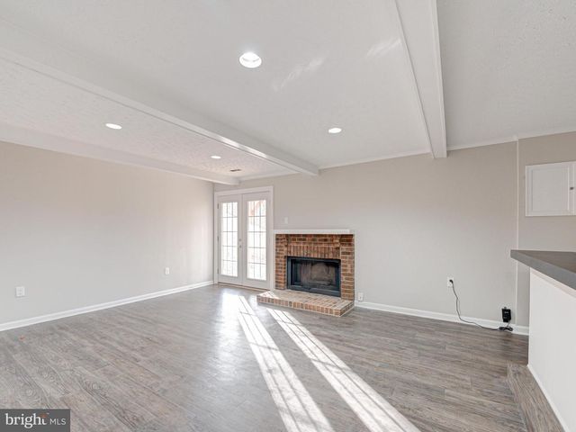10332 MOCKINGBIRD POND CT, Burke, VA 22015