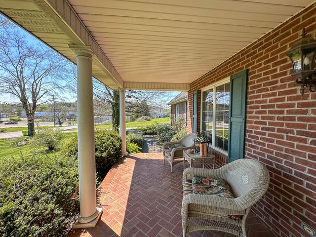 5686 Slate Lick Road, London, KY 40741