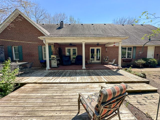 5686 Slate Lick Road, London, KY 40741