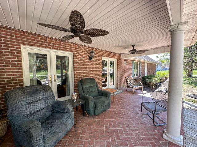 5686 Slate Lick Road, London, KY 40741