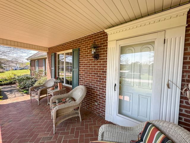 5686 Slate Lick Road, London, KY 40741