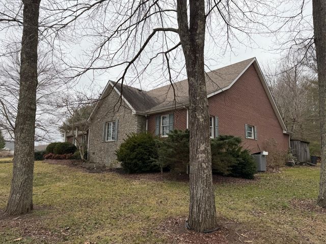 5686 Slate Lick Road, London, KY 40741