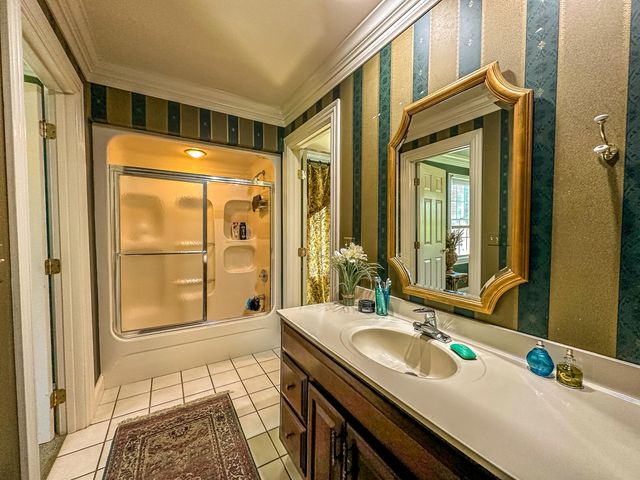 5686 Slate Lick Road, London, KY 40741