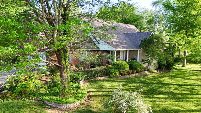 5686 Slate Lick Road, London, KY 40741