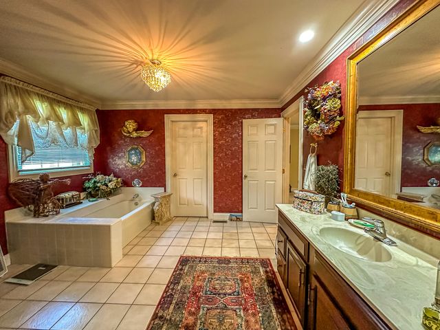 5686 Slate Lick Road, London, KY 40741