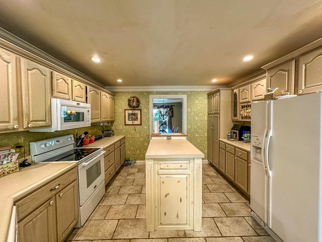 5686 Slate Lick Road, London, KY 40741