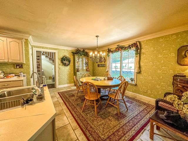 5686 Slate Lick Road, London, KY 40741