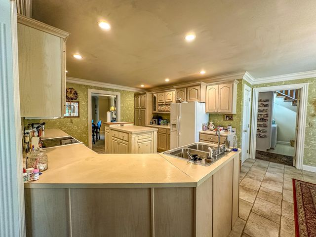 5686 Slate Lick Road, London, KY 40741