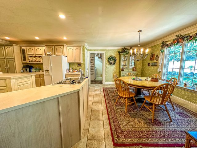 5686 Slate Lick Road, London, KY 40741