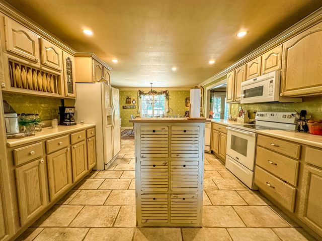 5686 Slate Lick Road, London, KY 40741