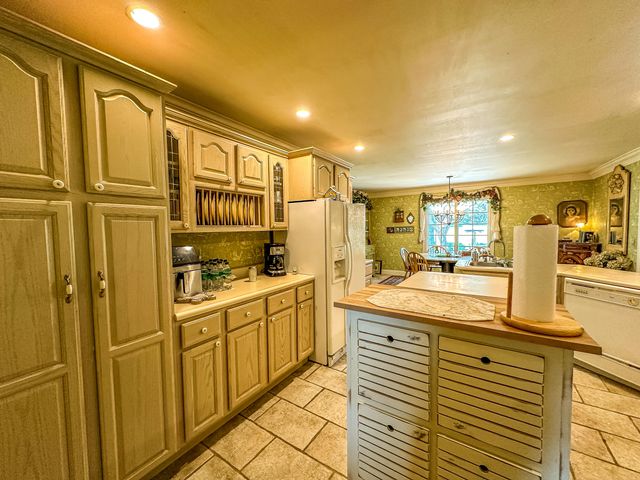 5686 Slate Lick Road, London, KY 40741
