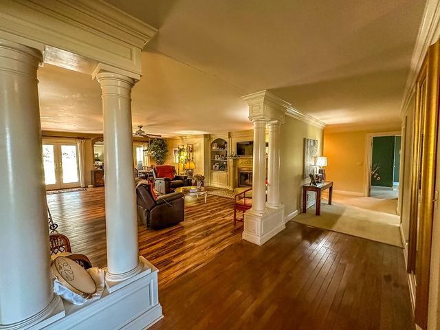 5686 Slate Lick Road, London, KY 40741