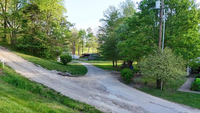 5686 Slate Lick Road, London, KY 40741