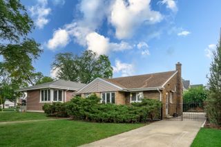 1625 S Ashland Avenue, Park Ridge, IL 60068