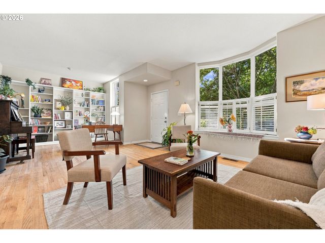 7430 Sw CAPITOL Hwy, Portland, OR 97219