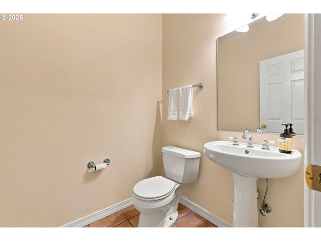7430 Sw CAPITOL Hwy, Portland, OR 97219