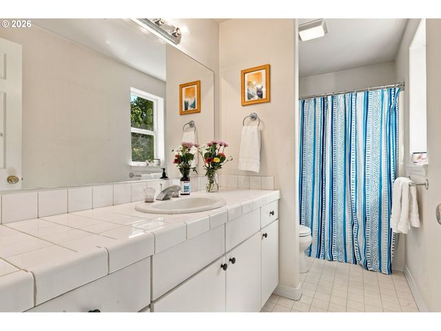 7430 Sw CAPITOL Hwy, Portland, OR 97219