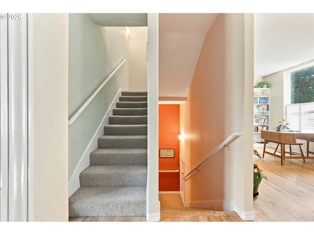 7430 Sw CAPITOL Hwy, Portland, OR 97219