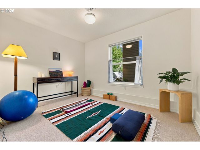 7430 Sw CAPITOL Hwy, Portland, OR 97219