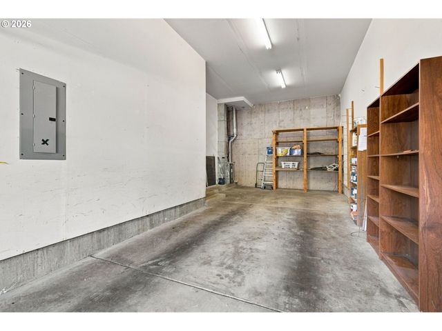 7430 Sw CAPITOL Hwy, Portland, OR 97219