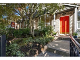 7430 Sw CAPITOL Hwy, Portland, OR 97219