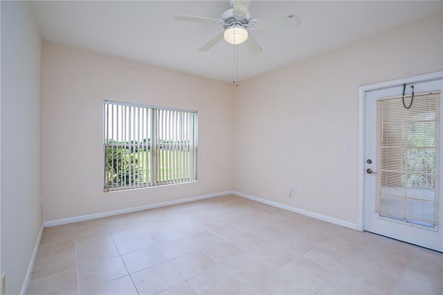 5015 Fairways Circle 305, Vero Beach, FL 32967