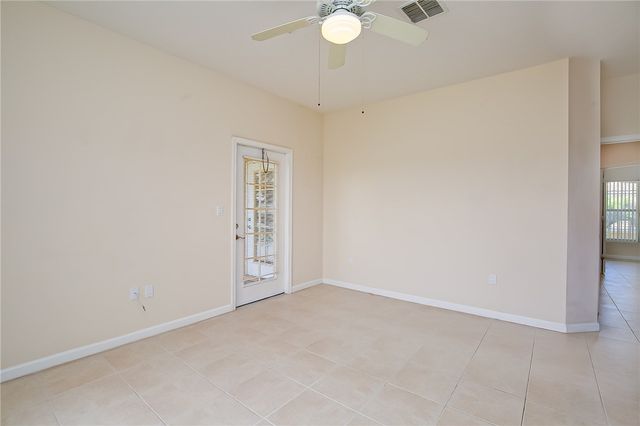 5015 Fairways Circle 305, Vero Beach, FL 32967
