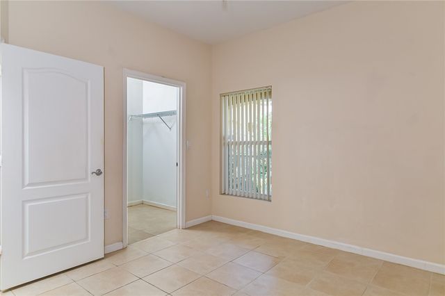 5015 Fairways Circle 305, Vero Beach, FL 32967