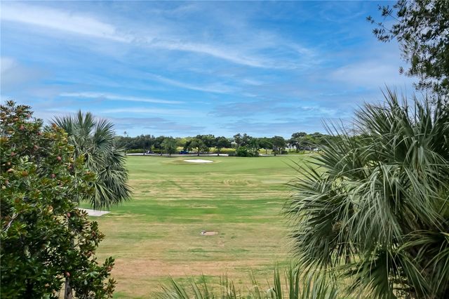 5015 Fairways Circle 305, Vero Beach, FL 32967