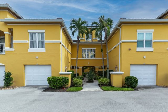5015 Fairways Circle 305, Vero Beach, FL 32967