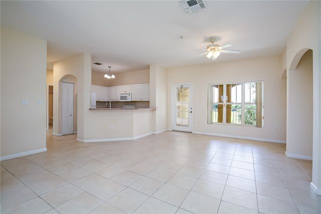5015 Fairways Circle 305, Vero Beach, FL 32967