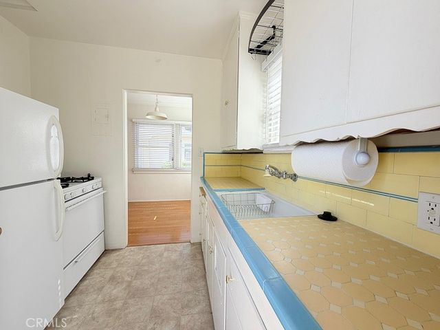 141 N Kenwood Street B, Burbank, CA 91505