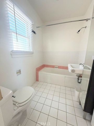 141 N Kenwood Street B, Burbank, CA 91505