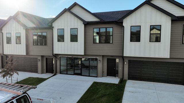 1366 Meadow Rose Place, Waukee, IA 50263