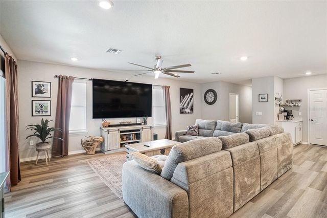 6518 PEBBLEBROOKE DRIVE, Zephyrhills, FL 33541