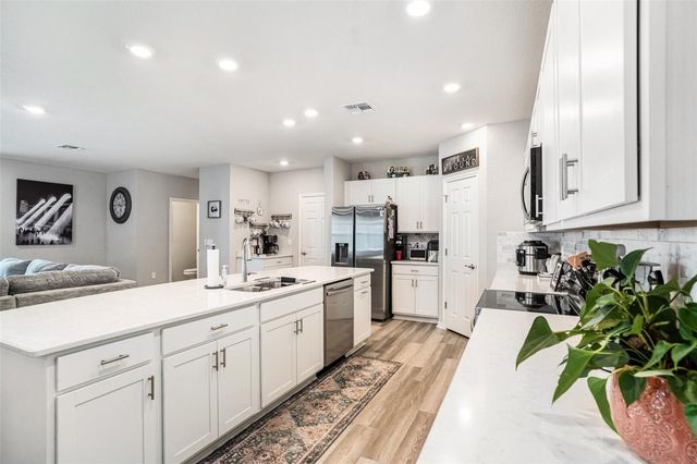 6518 PEBBLEBROOKE DRIVE, Zephyrhills, FL 33541