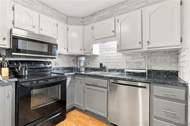 235 Belmont Court West, North Tonawanda, NY 14120