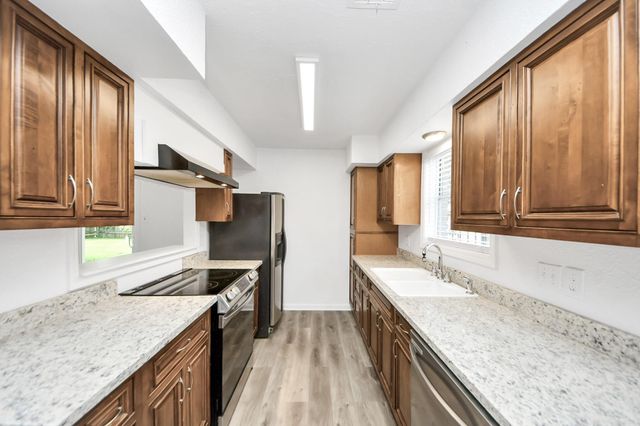 1833 El Mar Lane, Seabrook, TX 77586