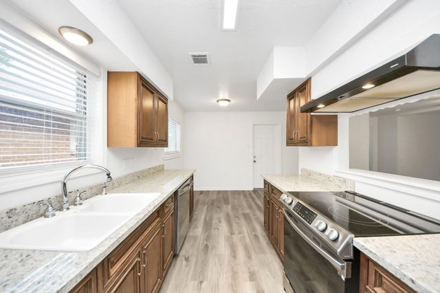 1833 El Mar Lane, Seabrook, TX 77586