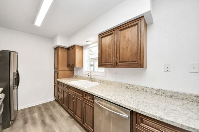1833 El Mar Lane, Seabrook, TX 77586