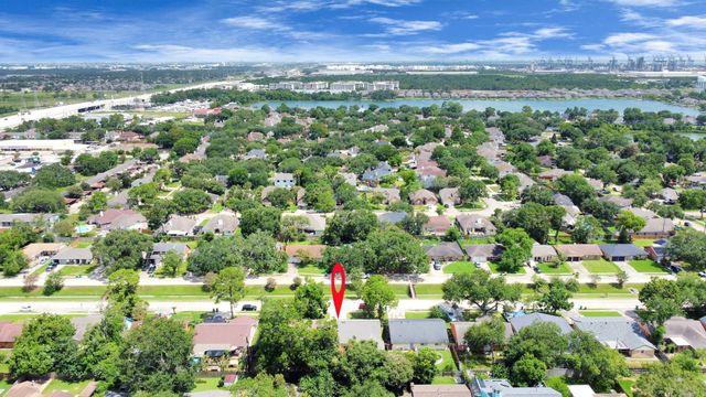 1833 El Mar Lane, Seabrook, TX 77586