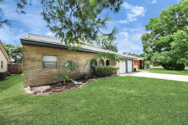 1833 El Mar Lane, Seabrook, TX 77586