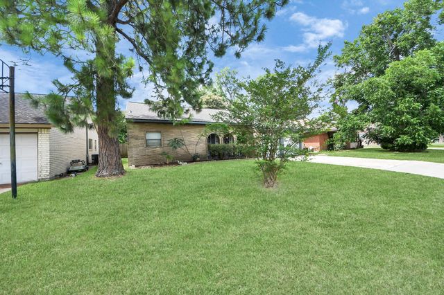 1833 El Mar Lane, Seabrook, TX 77586