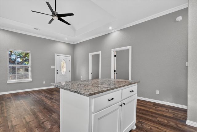 617 E Chambers Street, Cleburne, TX 76031