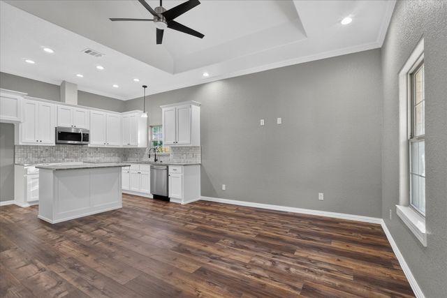 617 E Chambers Street, Cleburne, TX 76031