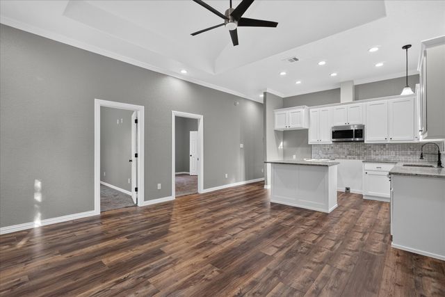 617 E Chambers Street, Cleburne, TX 76031