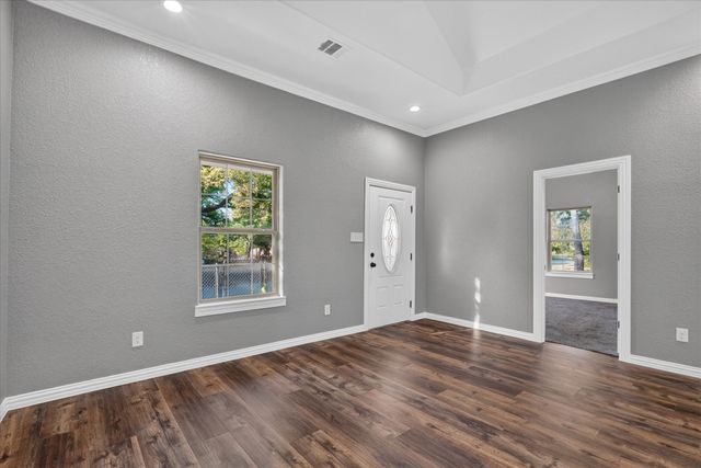 617 E Chambers Street, Cleburne, TX 76031