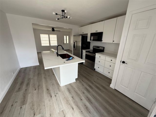 4114 Victoria Avenue, Dickinson, TX 77539