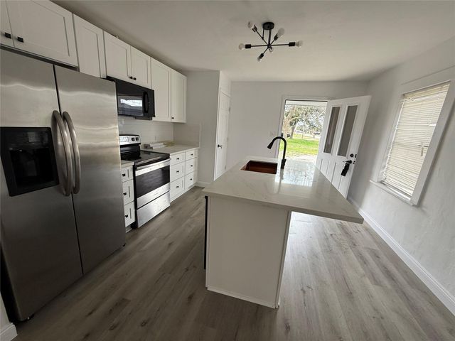 4114 Victoria Avenue, Dickinson, TX 77539