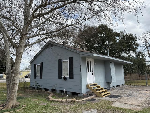 4114 Victoria Avenue, Dickinson, TX 77539